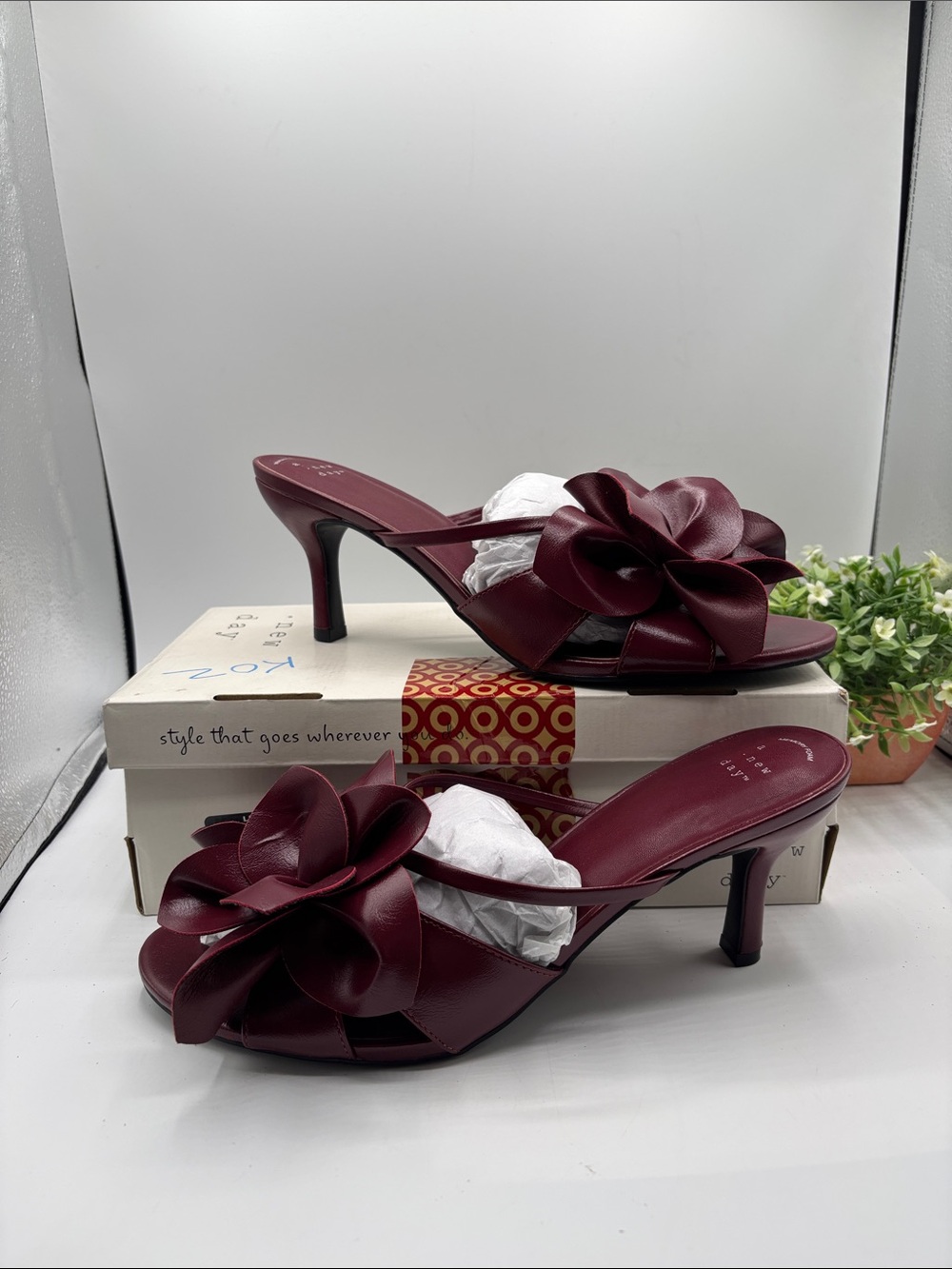 a new day Burgundy Floral Bow Slide Heels size 12 NWT